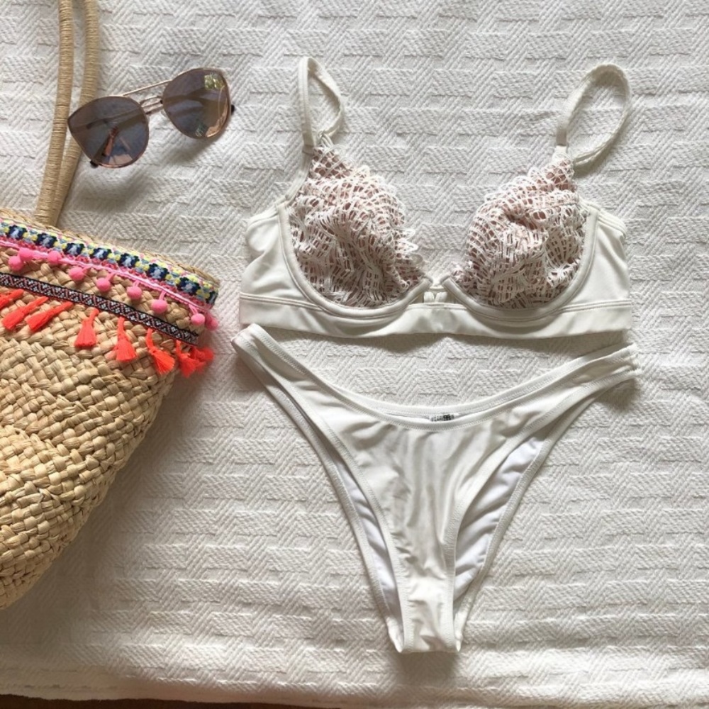 Bikini top with bottoms